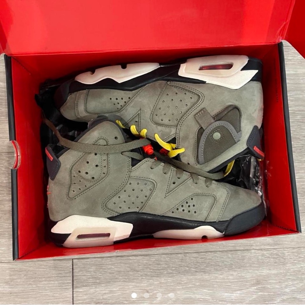 Travis Scott 6’s
Size Women’s 8
Men’s 6
Youth 6.5